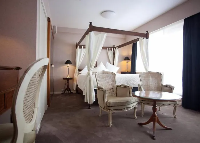 德霍克美思酒店 3*